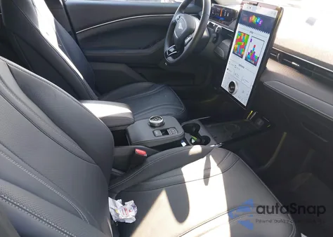 2023 Ford Mustang Mach-E Premium z USA, uszkodzony, nr VIN 3FMTK3R48PMA71173